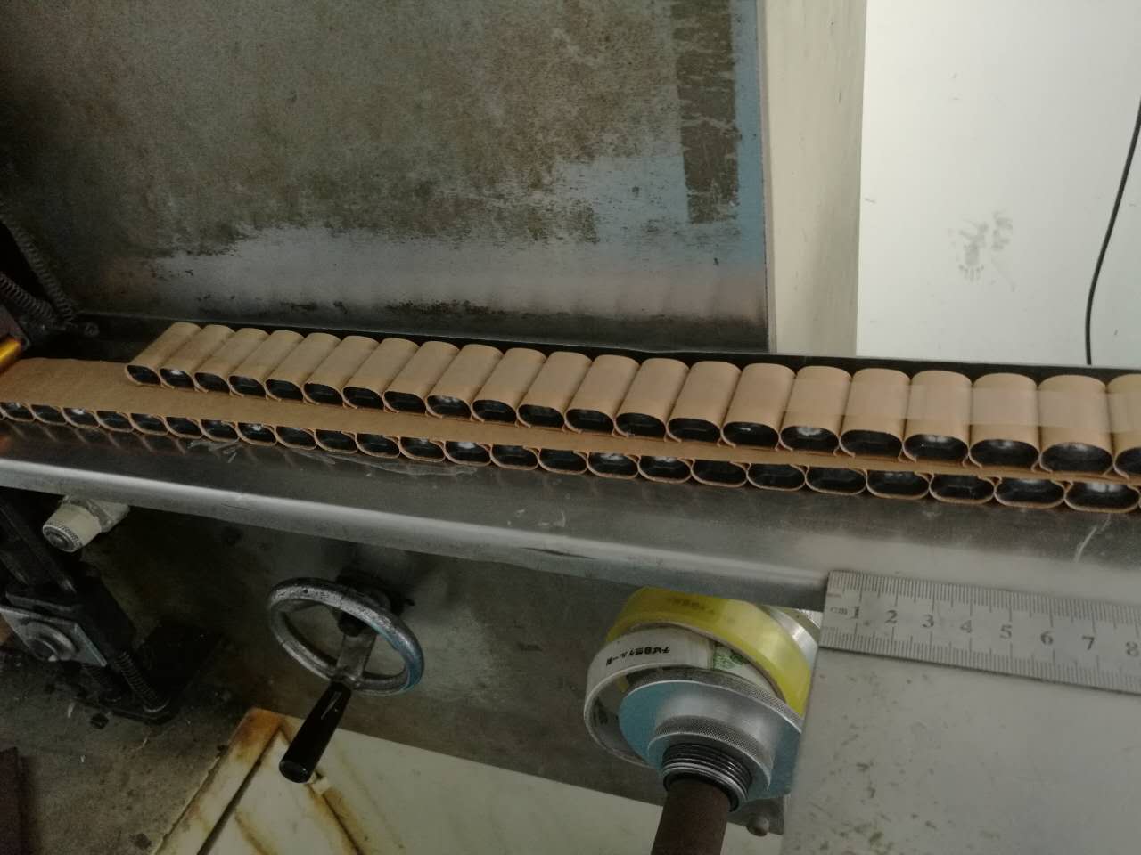 口罩機電容加工現(xiàn)場 口罩機電容加工現(xiàn)場